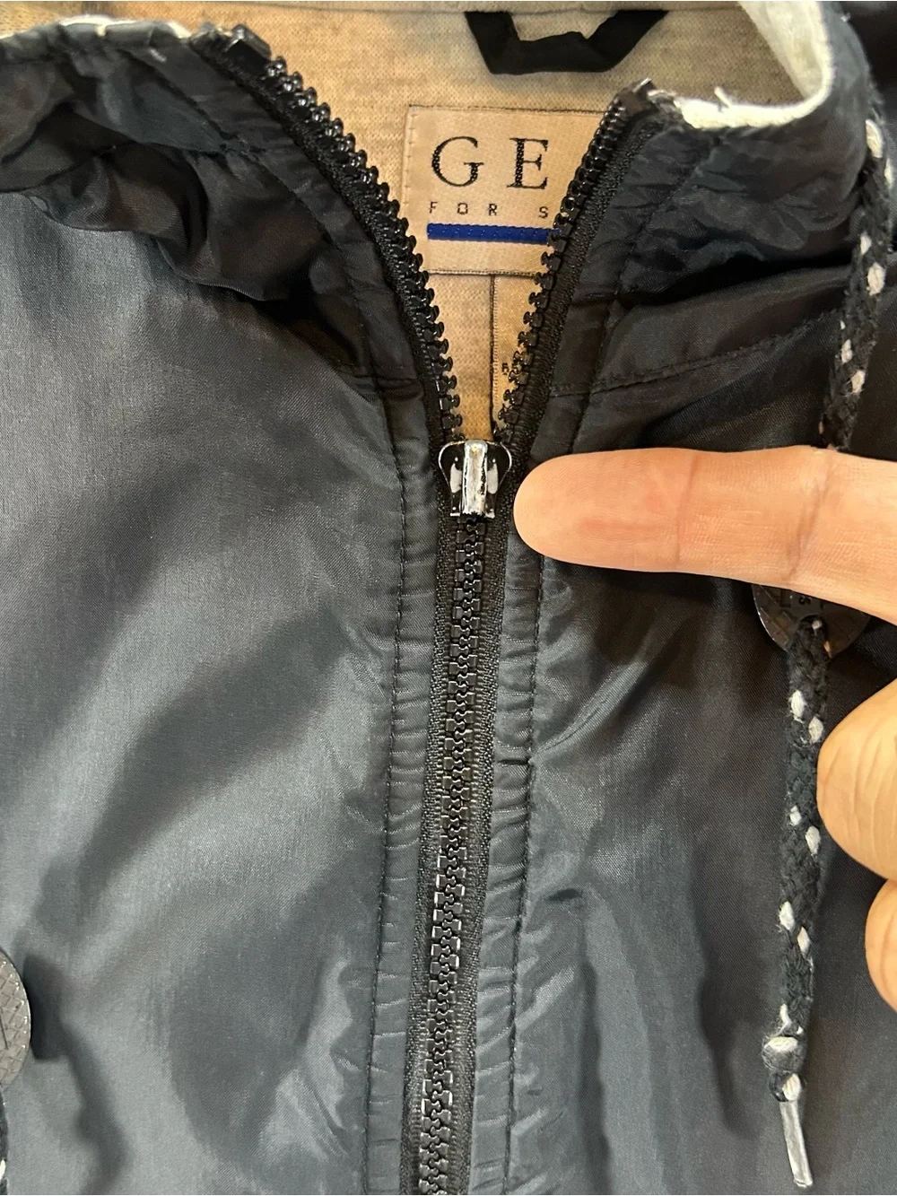 Gear For Sports zipper tab